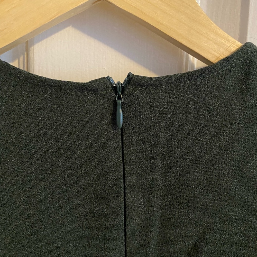 Elegant Green Ruffled Top - Picture 7 of 8